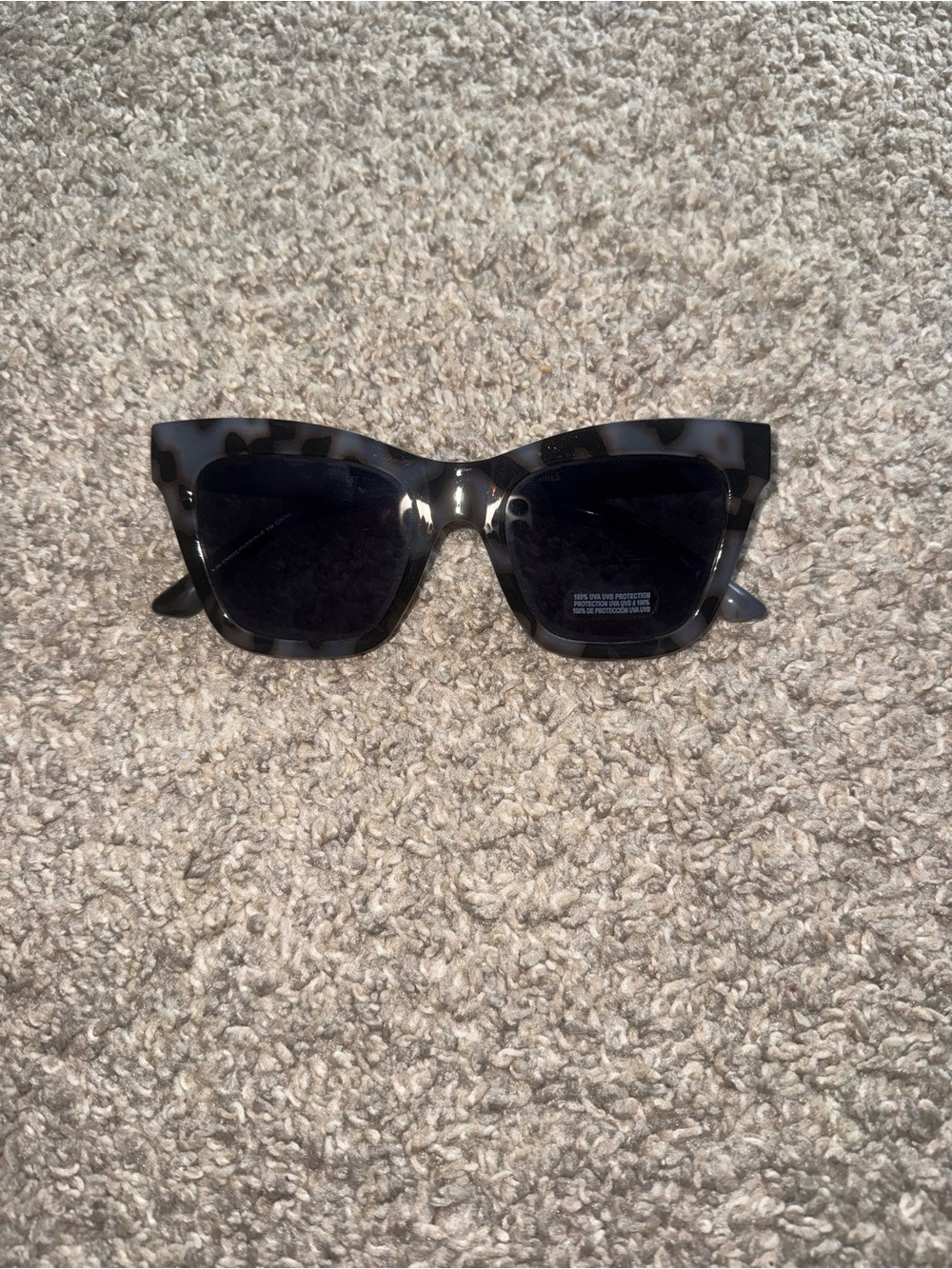 Aerie - Cat Eye Tortoiseshell Sunglasses - Black/Blue